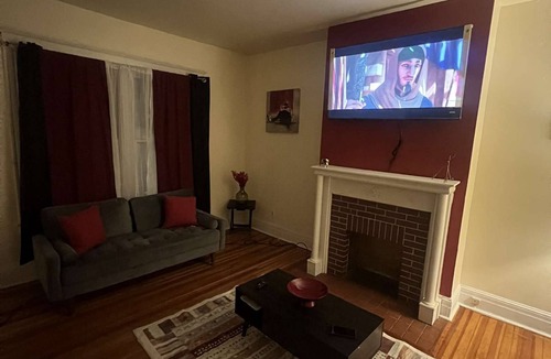 Albany Apartment | Charming 1-bedroom apartment with AC, WiFi in welcoming Albany