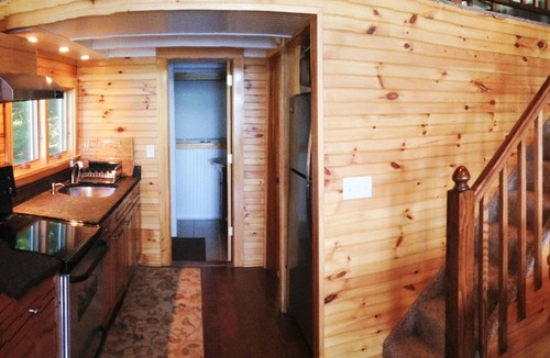 Murray Isle Cottage | Charming 1000 Islands 4-bedroom cottage on Murray Isle, Clayton with WiFi access