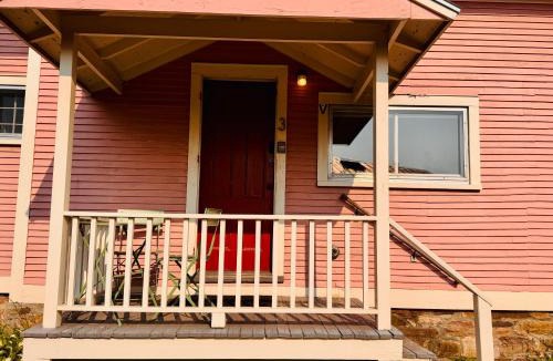 Shelburne Apartment | Charming 1BD Loft in Shelburne