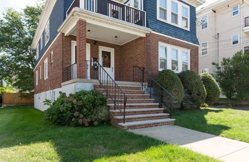 Winthrop Apartment | Charming 1bedroom Apt with WiFi, AC in fabulous Winthrop Boston Airport Beaches
