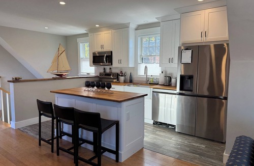 Hingham Apartment | Charming 2-bed apartment with AC, WiFi in tranquil Cohasset, close to beaches