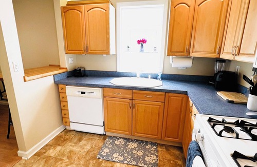Brick House | Charming 2-bedroom beach house at the Jersey Shore.