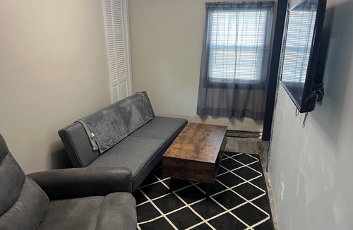 Schuylerville Cottage | Charming 2-bedroom cottage in quaint Schuylerville with WiFi, AC
