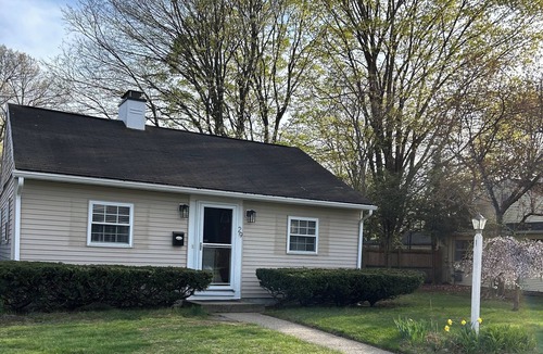 Melrose Cottage | Charming 2-bedroom cottage in fantastic Longmeadow with AC, WiFi & fenced yard