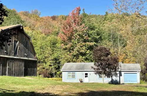 Chittenden House | Charming 2-bedroom house near Killington