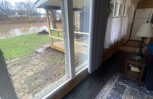 Ellwood City House | Charming 2-bedroom bungalow with AC, WiFi,washer and dryer, ON THE CREEK.