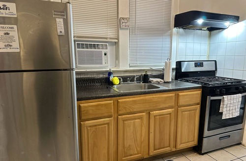 Jersey City Apartment | Charming 2-bedroom apartment with AC, WiFi in Jersey City