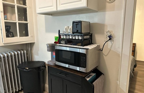 Jersey City Apartment | Charming 2-bedroom apartment with AC, WiFi in Jersey City
