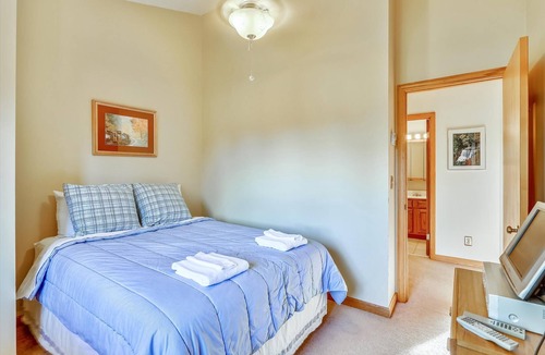 Davis Condo | Charming 3 bedroom mountain condo. Discover Honey Hollow!