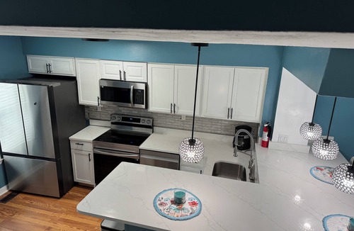 Fairland House | Charming 3-bedroom and 2.5 bedroom townhome with WiFi and AC in Silver Spring
