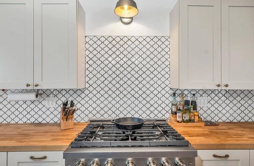 Lebanon Other | Charming 3-bedroom Farmhouse in the Seacoast
