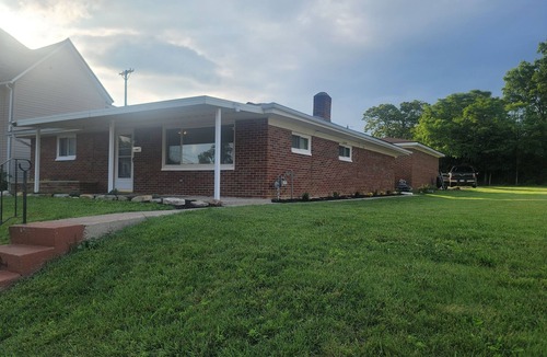 Xenia House | Charming 3-bedroom home, w/Basement Covered back porch AC, WiFi