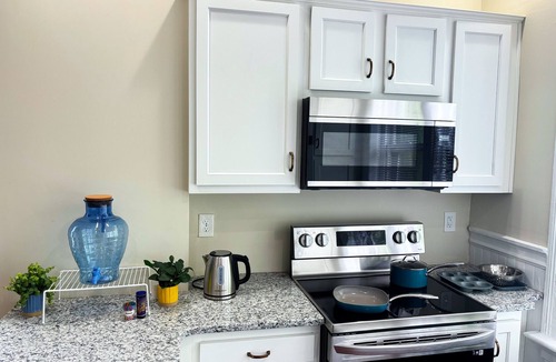 Troy House | Charming 3-bedroom house in Troy, near RPI, Albany, & Saratoga