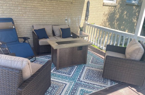 Orchard Park House | Charming 3-bedroom house in delightful Orchard Park with WiFi, AC