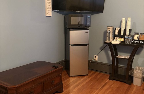 Northwest Yonkers House | Charming 3-bedrooms in a private house w/AC and WiFi 30min drive to Midtown NYC