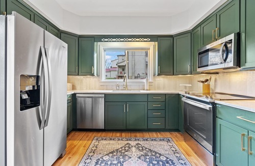 Zelienople House | Charming 3 BR in Small Town Zelienople w/Hot Tub