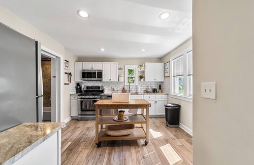 Trenton House | Charming 4-bed 2- Bath Home Close Proximity to Princeton Area and Sesame Place