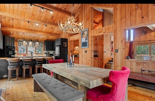 Winhall House | Charming 4-bedroom, 3 bath ski house 8 minutes from Stratton Mountain.