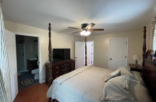 Edmond Other | Charming 4-bedroom farmhouse with a view in the New River Gorge National Park.