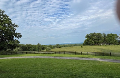Ridgeway House | Charming 4-bedroom House on beautiful farm in Clear Brook with lovely views