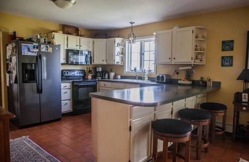 Hinesburg Cottage | Charming 5-bedroom cottage near Lake Champlain and Downtown Burlington