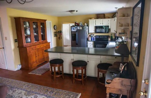 Hinesburg Cottage | Charming 5-bedroom cottage near Lake Champlain and Downtown Burlington