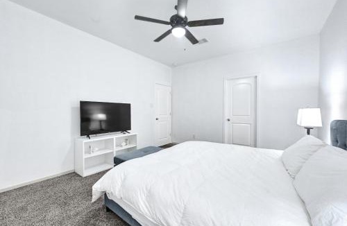 Channelview House | Charming accommodation in Houston!