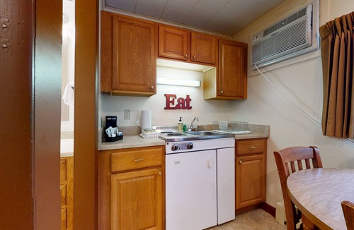 Lincoln House | Charming and casual motel in a great location with shared resort amenities