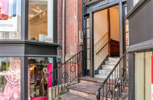 Back Bay Apartment | Charming Back Bay 1BR w/W/D, nr Copley T, by Blueground