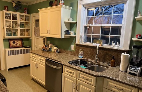 Hollins House | Charming brick ranch with an acre of beautiful garden
