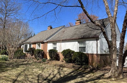 Hollins House | Charming brick ranch with an acre of beautiful garden