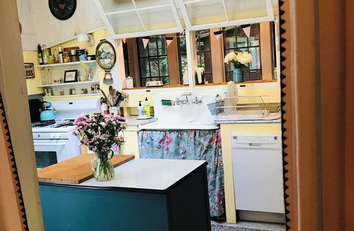 Norwich Lake Cabin | Charming Cabin Lake Rights, Private Dock 3 bedroom, 2 bath. Sleeps 7.