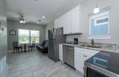San Leon Cabin | Charming cabin with full kitchen! Unit 4/6