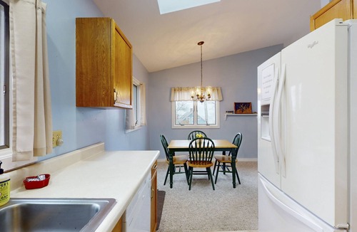 Chamberlain Cottage | Charming Cottage with Ocean Views, Wifi, and Washer and Dryer