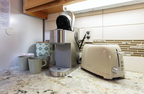 Sudden Valley Cottage | Charming cozy cottage in beautiful surroundings minutes from outdoor adventures.