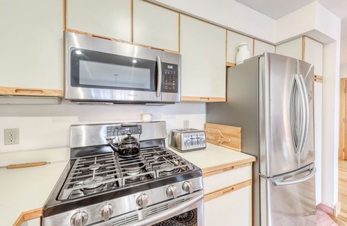 Killington Condo | Charming, dog-friendly home with a private sauna, full kitchen, & furnished deck