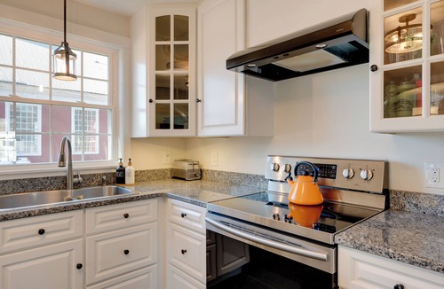 East Burke House | Charming Farmhouse: Walk to Village + Trails!