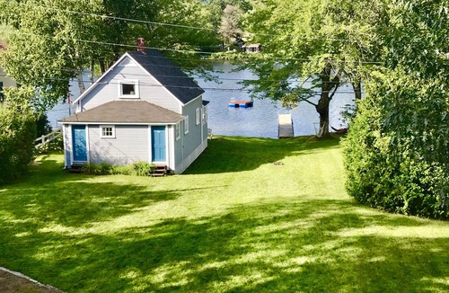East Andover House | Charming lake front cabin on Highland Lake