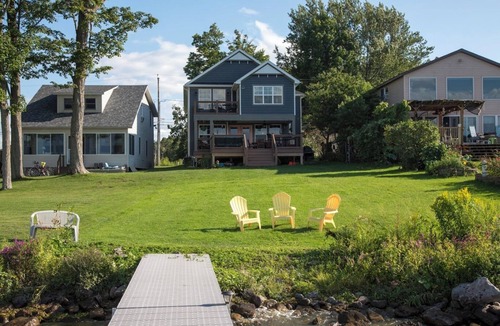 Bayberry House | Charming Lake front 4-bedroom 3 full bath house in lovely with WiFi, Central AC