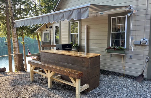 Woodbury Cottage | Charming lakefront family Cottage w/hot tub and fire pit!