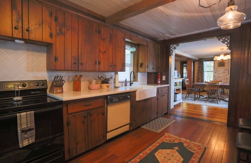Winthrop House | Charming Lakefront Home: Big Porches, Kayaks & Room to Gather