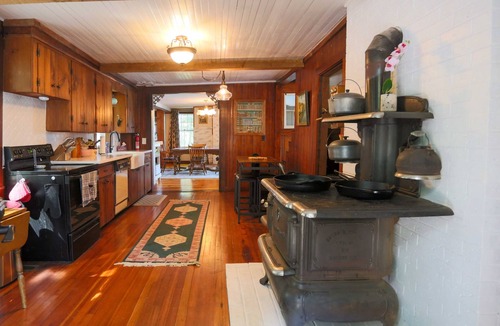 Winthrop House | Charming Lakefront Home: Big Porches, Kayaks & Room to Gather