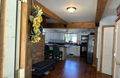 Deerfield Cottage | Charming lakeside cottage steps away from private sandy beach. Summer weeks open