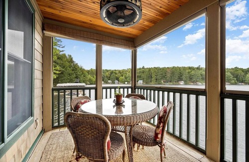 Woodgate House | Charming Lakeside Cottage on White Lake - The Brand New Little Evergreen Cottage
