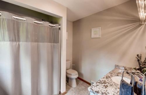 Lewiston Apartment | Charming Lewiston Apt 10 Miles to Niagara Falls!