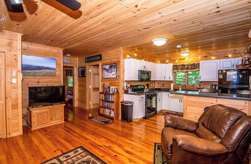 Intervale Cabin | Charming Log Cabin Getaway in the White Mountains