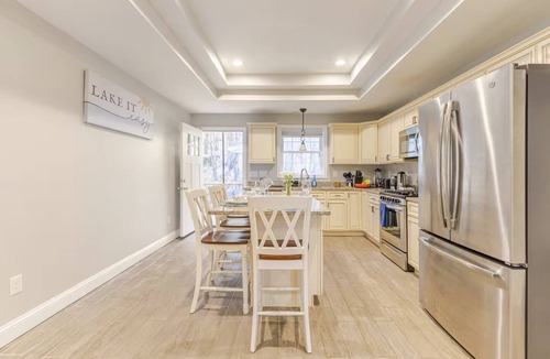 Worcester House | Charming Modern 3-bdrm house. Stroll to Lake Quinsigamond in Worcester