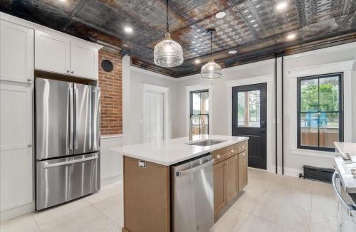Saratoga Springs House | Charming Newly Renovated House Next Door to Track