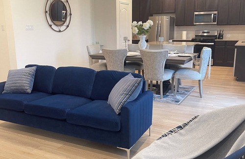 Iowa Colony House | Charming private room with AC and WiFi in quiet peaceful neighborhood