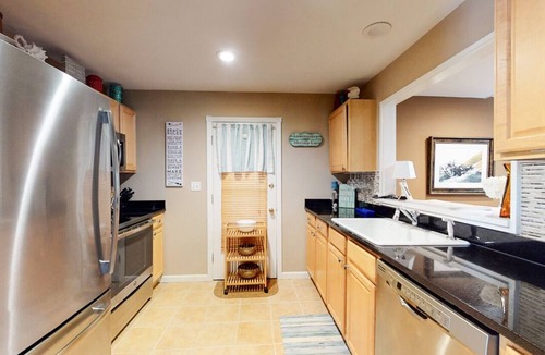 Palmetto Dunes Condo | Charming Queens Grant Villa | Steps to Trails, Beach & Lagoon Adventures